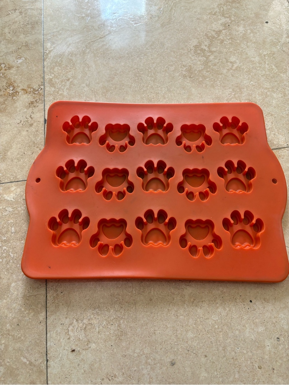 Paw-Shaped Silicone Baking Mold - Bright Orange - Picture 2 of 5